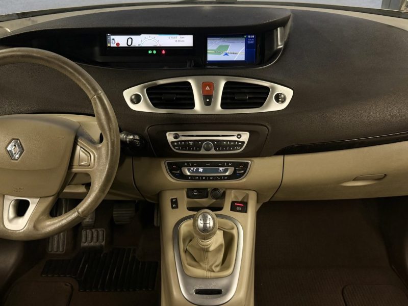 RENAULT SCENIC III 1.9 DCI 130 Cv GPS TOMTOM / REGULATEUR LIMITEUR INTERIEUR SEMI CUIR BVM6