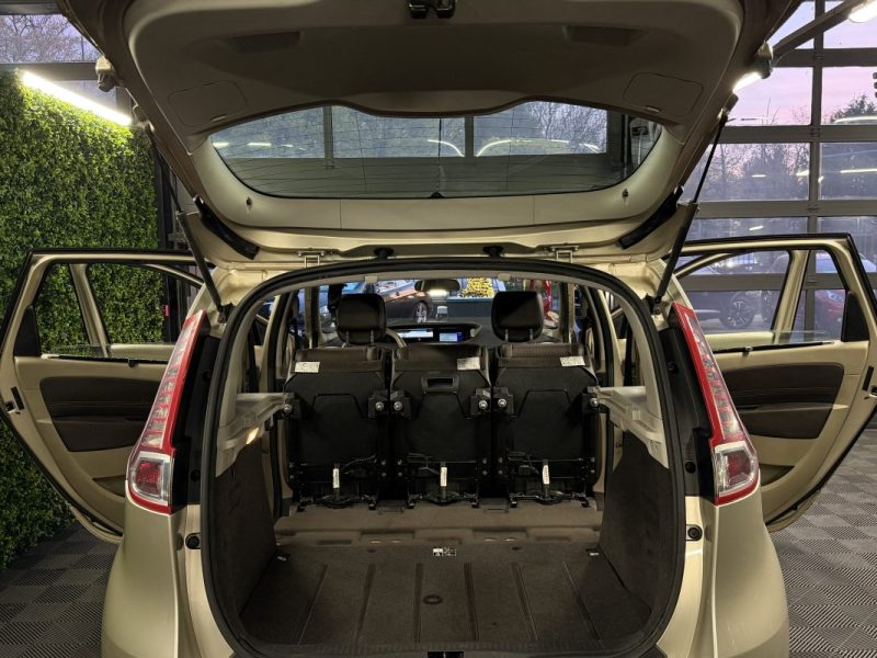 RENAULT SCENIC III 1.9 DCI 130 Cv GPS TOMTOM / REGULATEUR LIMITEUR INTERIEUR SEMI CUIR BVM6