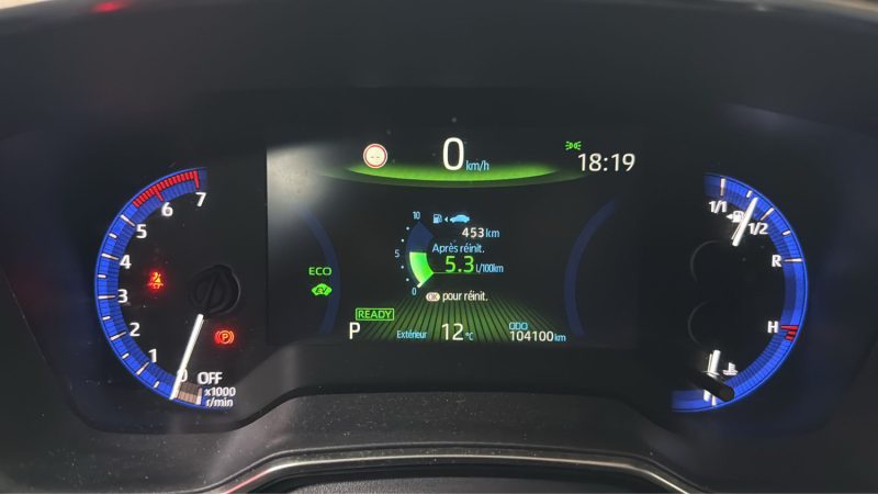 TOYOTA COROLLA BERLINE 122cv DYNAMIC BUSINESS/1 ERE MAIN/TVA RECUPERABLE