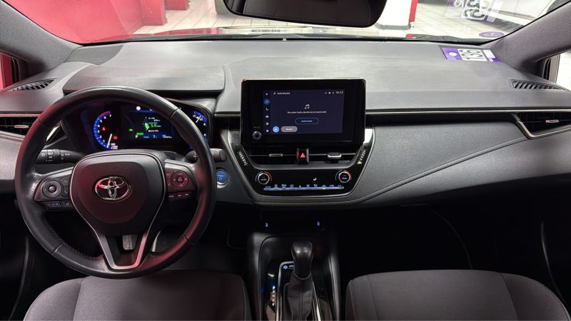 OYOTA COROLLA TOURING SPORTS 122cv DYNAMIC BUSINESS/1 ERE MAIN/TVA RECUPERABLE