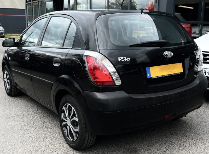 KIA RIO II 1.5 CRDI 110 Cv 44 900 Kms REELS / DEFAUT MOTEUR - FRAIS A PREVOIR LIRE L ANNONCE