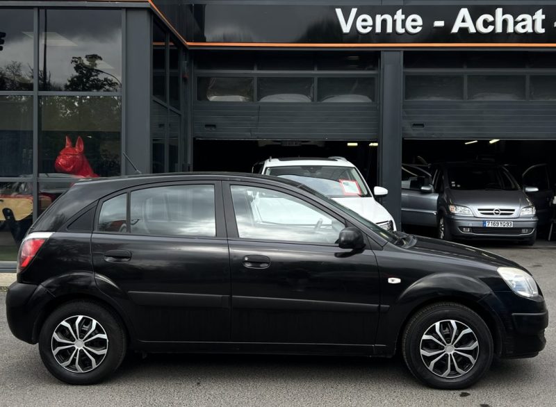 KIA RIO II 1.5 CRDI 110 Cv 44 900 Kms REELS / VENTE EN ETAT - FRAIS A PREVOIR LIRE L ANNONCE