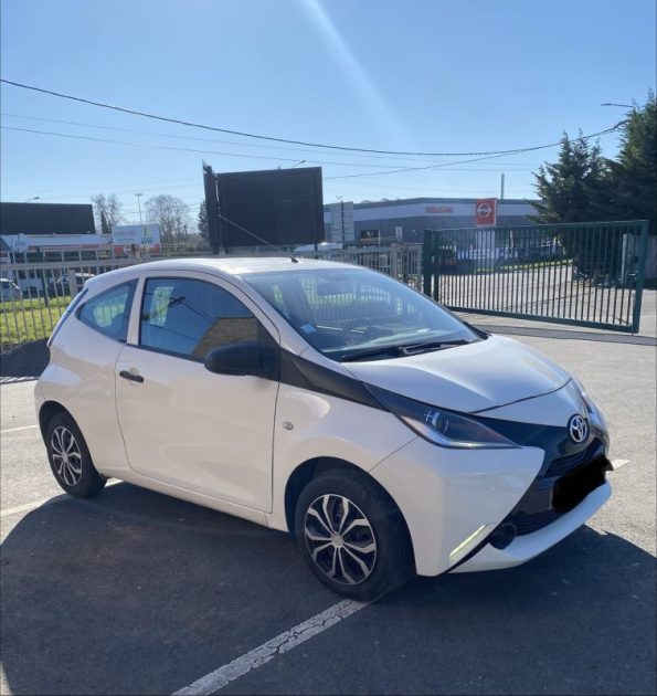 TOYOTA AYGO 1.0 ESSENCE 70 CV 2016