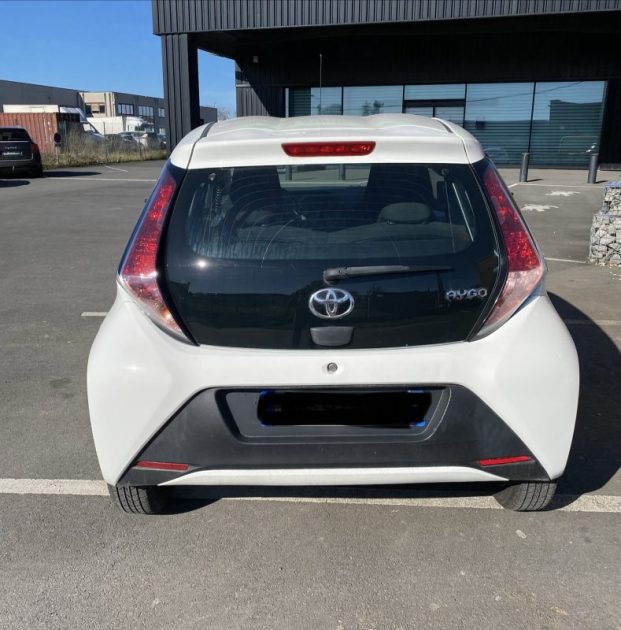 TOYOTA AYGO 1.0 ESSENCE 70 CV 2016