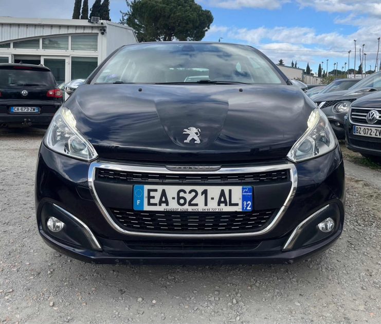 Peugeot 208 1.2i 110 Ch Boite Auto 