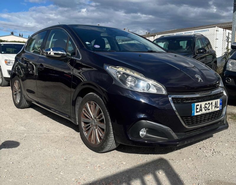 Peugeot 208 1.2i 110 Ch Boite Auto 