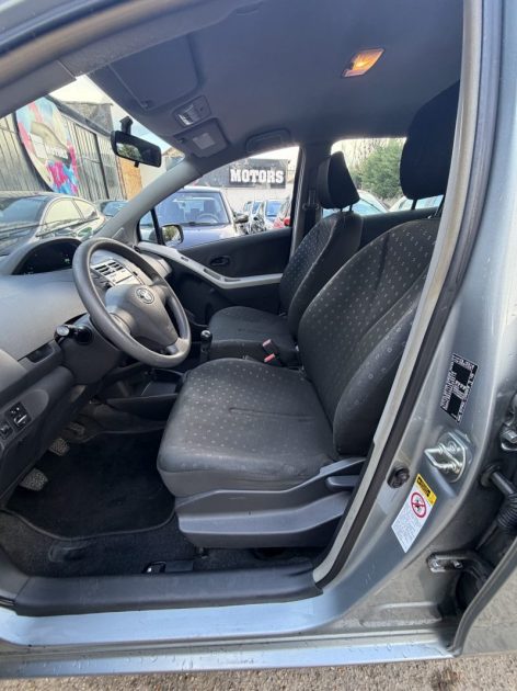 TOYOTA YARIS 1.3 VVT-I COOL 2008 -55 003Kms - Distrib ok - Parfait Etat - Suivit TOYOTA