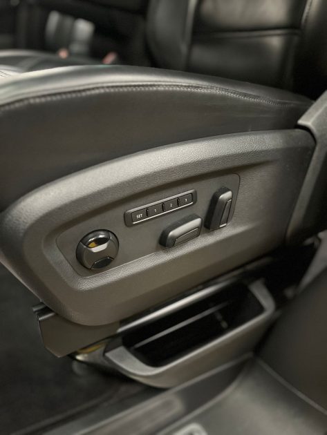 MAGNIFIQUE VOLKSWAGEN MULTIVAN 2.0 TDI 204CH (CARNET D'ENTRETIEN VOLKSWAGEN, SIÈGES CHAUFFANTS ⭐️⭐️⭐️⭐️⭐️