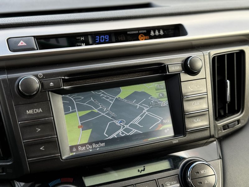Toyota RAV4 2.0 D-4D 124ch Lounge – GPS – Caméra de recul – Chaîne – Révisé & Garantie 6 mois