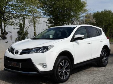 Toyota RAV4 2.0 D-4D 124ch Lounge – GPS – Caméra de recul – Chaîne – Révisé & Garantie 6 mois