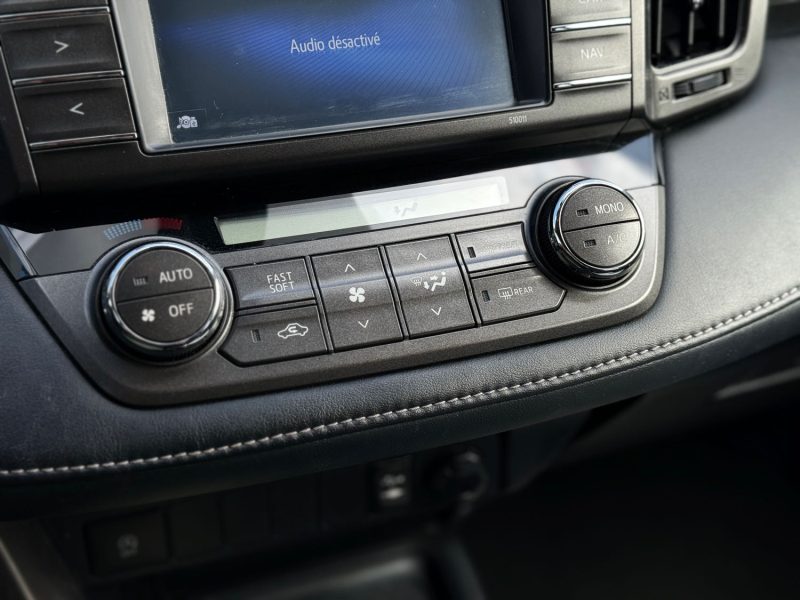 Toyota RAV4 2.0 D-4D 124ch Lounge – GPS – Caméra de recul – Chaîne – Révisé & Garantie 6 mois