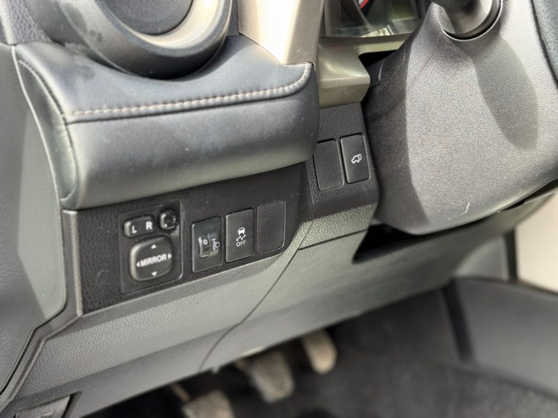 Toyota RAV4 2.0 D-4D 124ch Lounge – GPS – Caméra de recul – Chaîne – Révisé & Garantie 6 mois