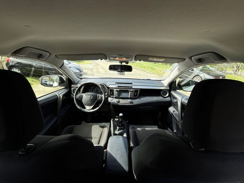 Toyota RAV4 2.0 D-4D 124ch Lounge – GPS – Caméra de recul – Chaîne – Révisé & Garantie 6 mois
