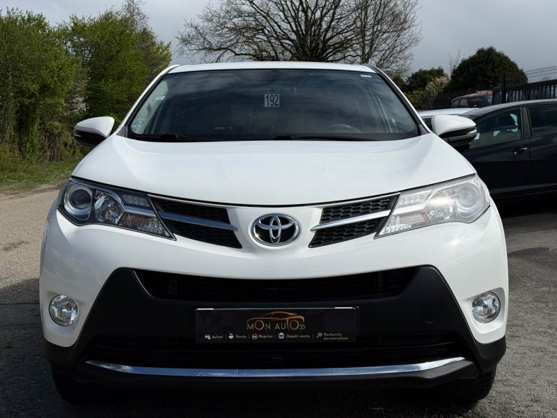 Toyota RAV4 2.0 D-4D 124ch Lounge – GPS – Caméra de recul – Chaîne – Révisé & Garantie 6 mois