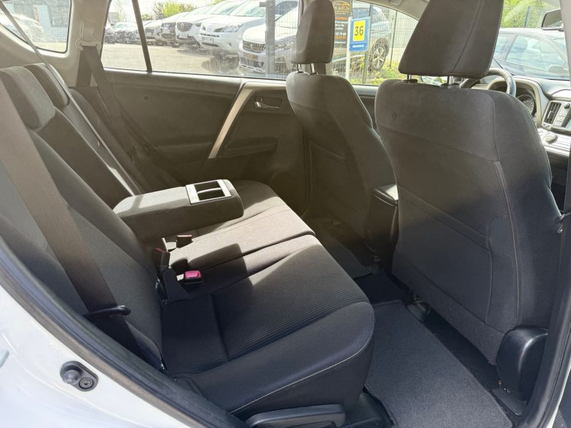 Toyota RAV4 2.0 D-4D 124ch Lounge – GPS – Caméra de recul – Chaîne – Révisé & Garantie 6 mois