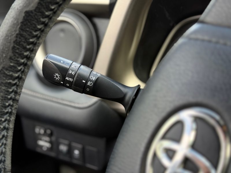 Toyota RAV4 2.0 D-4D 124ch Lounge – GPS – Caméra de recul – Chaîne – Révisé & Garantie 6 mois