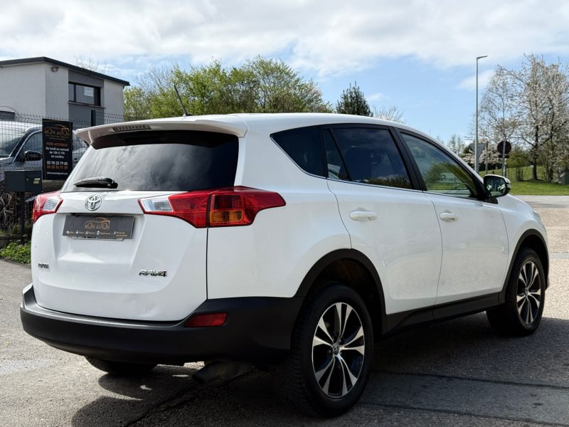 Toyota RAV4 2.0 D-4D 124ch Lounge – GPS – Caméra de recul – Chaîne – Révisé & Garantie 6 mois