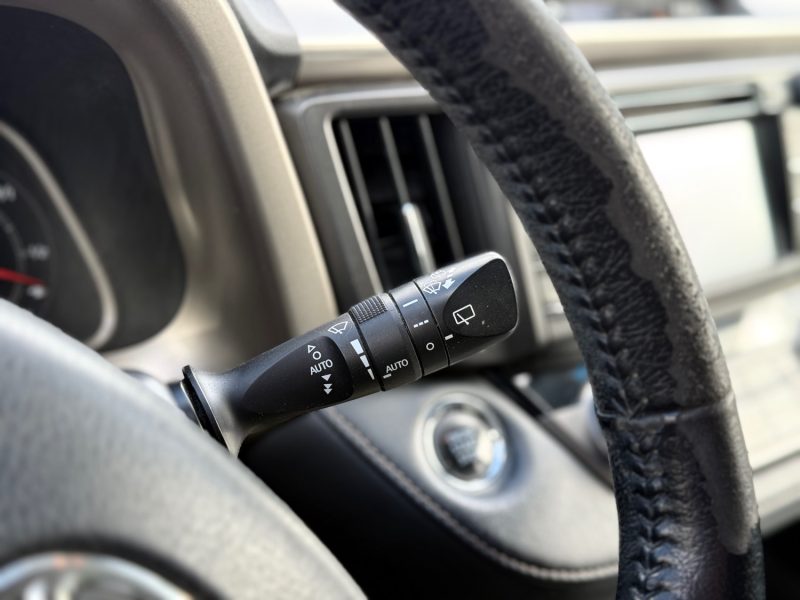 Toyota RAV4 2.0 D-4D 124ch Lounge – GPS – Caméra de recul – Chaîne – Révisé & Garantie 6 mois