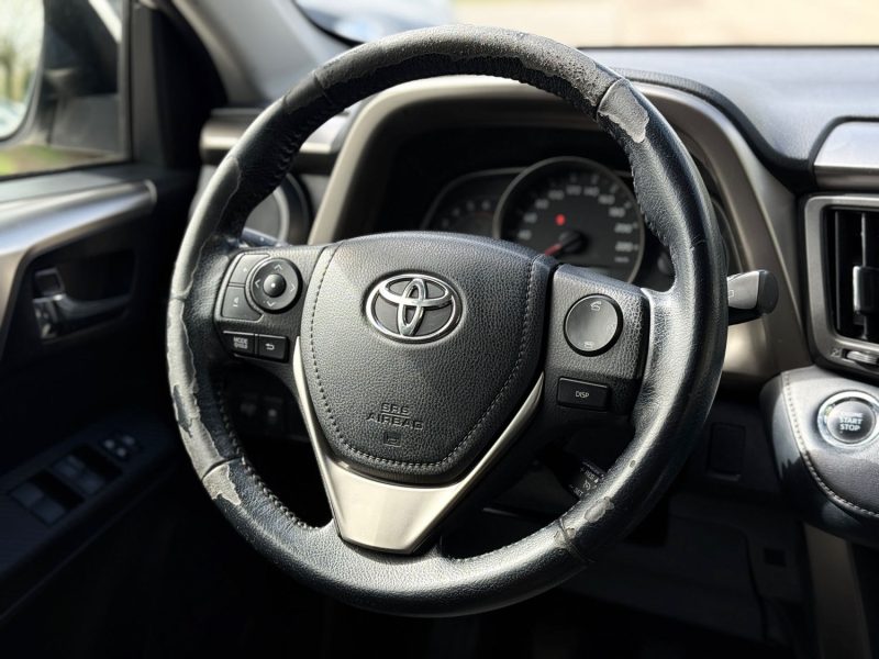 Toyota RAV4 2.0 D-4D 124ch Lounge – GPS – Caméra de recul – Chaîne – Révisé & Garantie 6 mois
