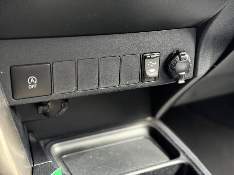 Toyota RAV4 2.0 D-4D 124ch Lounge – GPS – Caméra de recul – Chaîne – Révisé & Garantie 6 mois