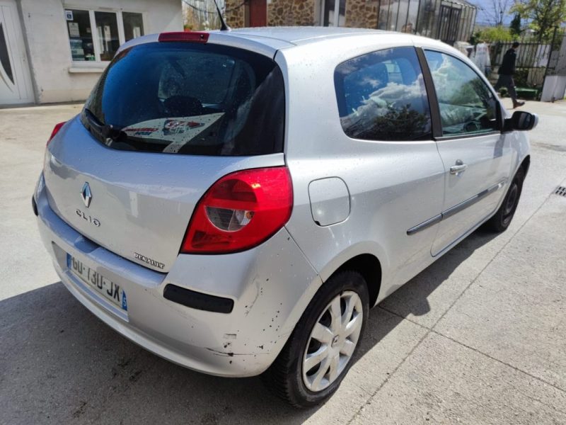 RENAULT CLIO III CONFORT DYNAMIQUE 1.2 16V 2007