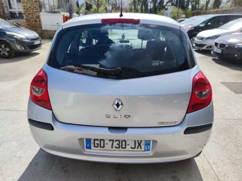 RENAULT CLIO III CONFORT DYNAMIQUE 1.2 16V 2007