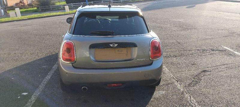 MINI COOPER D 1.6 DIESEL 115 CV AN 17 5 PORTES PROPRE 