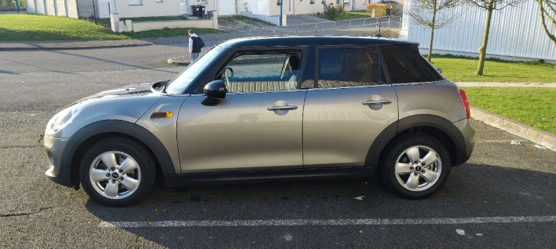 MINI COOPER D 1.6 DIESEL 115 CV AN 17 5 PORTES PROPRE 
