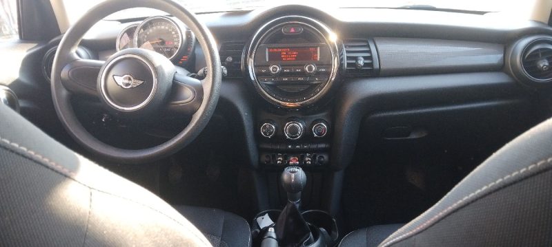 MINI COOPER D 1.6 DIESEL 115 CV AN 17 5 PORTES PROPRE 