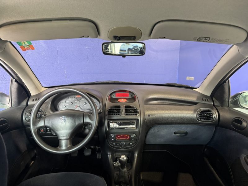 Peugeot 206 1.6I 110CH XT - DISTRIBUTION NEUVE - 4 VITRES ELEC - CLIM AUTO - 2003