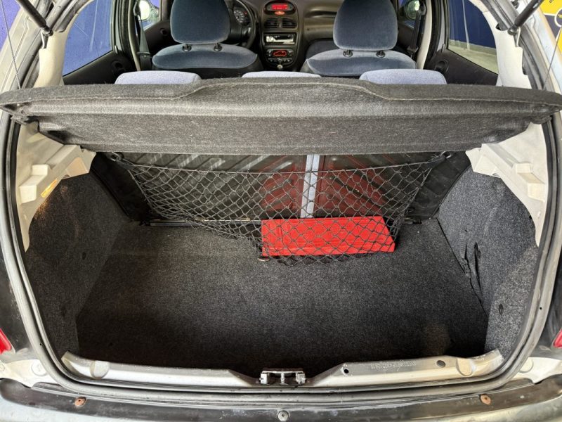 Peugeot 206 1.6I 110CH XT - DISTRIBUTION NEUVE - 4 VITRES ELEC - CLIM AUTO - 2003