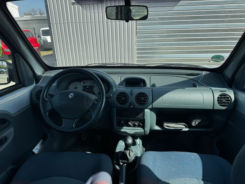 RENAULT  KANGOO 1.4 PRIVILEGE 55 KW / 75 CH 2001