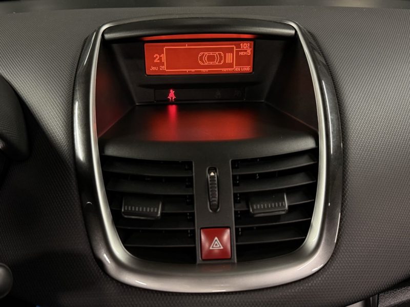 PEUGEOT 207 CC COUPE CABRIOLET PHASE 2 SPORT PACK 1.6 HDI 112 Cv BVM6 / 94 900 Kms - GARANTIE 1 AN