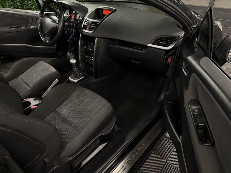 PEUGEOT 207 CC COUPE CABRIOLET PHASE 2 SPORT PACK 1.6 HDI 112 Cv BVM6 / 94 900 Kms - GARANTIE 1 AN