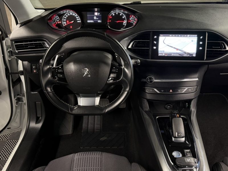 PEUGEOT 308 II PHASE 2 ALLURE 1.2 130 BOITE AUTO APPLE CARPLAY & ANDROID CAMERA RECUL - Garantie 1an