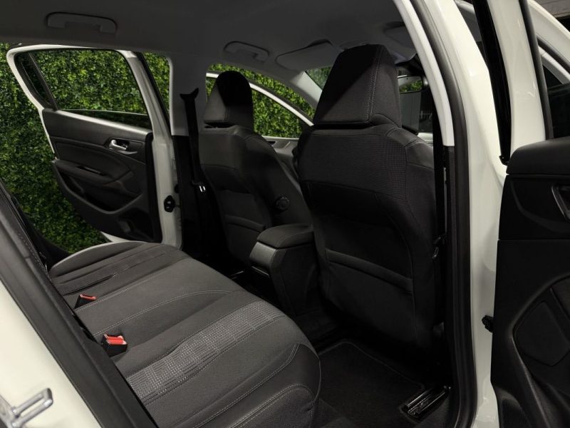 PEUGEOT 308 II PHASE 2 ALLURE 1.2 130 BOITE AUTO APPLE CARPLAY & ANDROID CAMERA RECUL - Garantie 1an