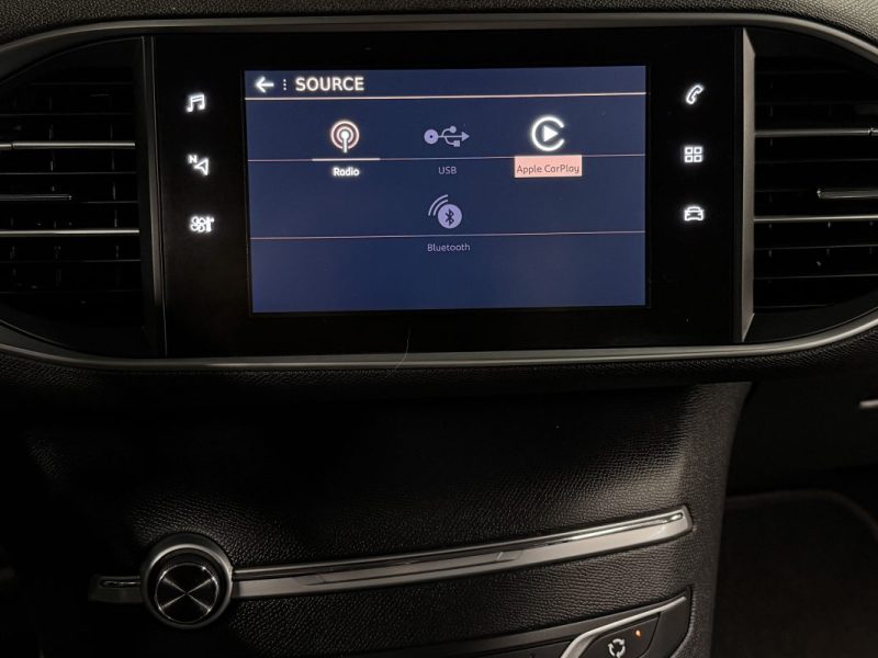 PEUGEOT 308 II PHASE 2 ALLURE 1.2 130 BOITE AUTO APPLE CARPLAY & ANDROID CAMERA RECUL - Garantie 1an