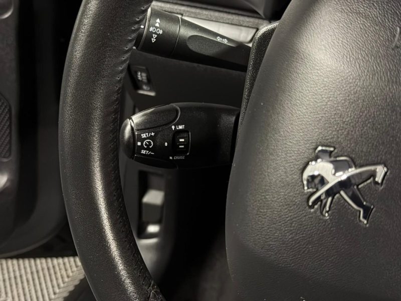PEUGEOT 208 PHASE 2 URBAN SOUL 1.2 82 Cv 5 PORTES / 39 900 Kms ECRAN GPS CRIT AIR 1 - GARANTIE 1 AN