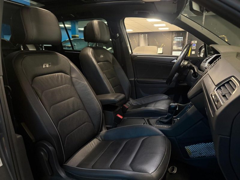 VOLKSWAGEN TIGUAN 2.0 TDI 150 ch DSG7 / TOIT OUVRANT + APPLE CARPLAY + KEYLESS /