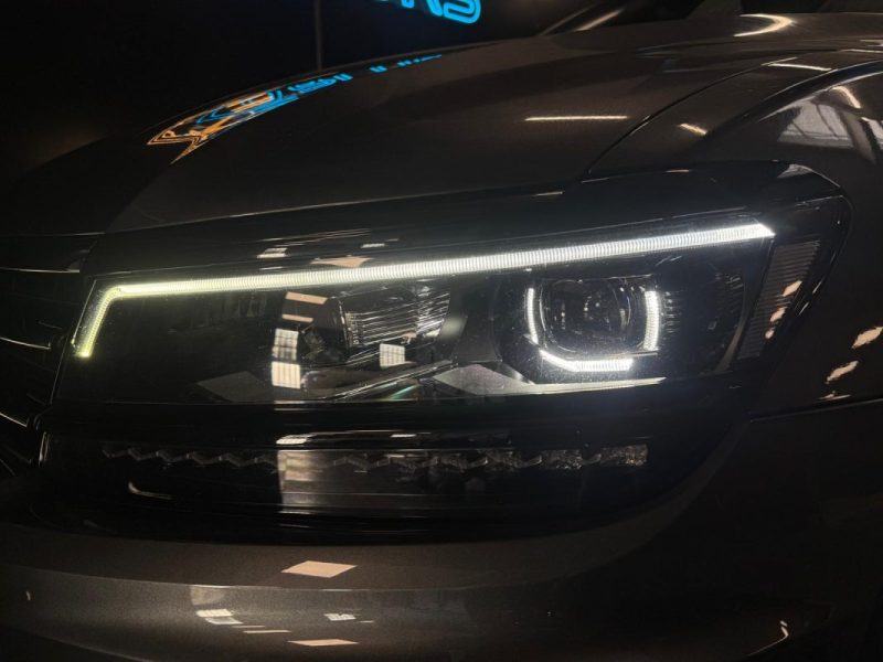 VOLKSWAGEN TIGUAN 2.0 TDI 150 ch DSG7 / TOIT OUVRANT + APPLE CARPLAY + KEYLESS /