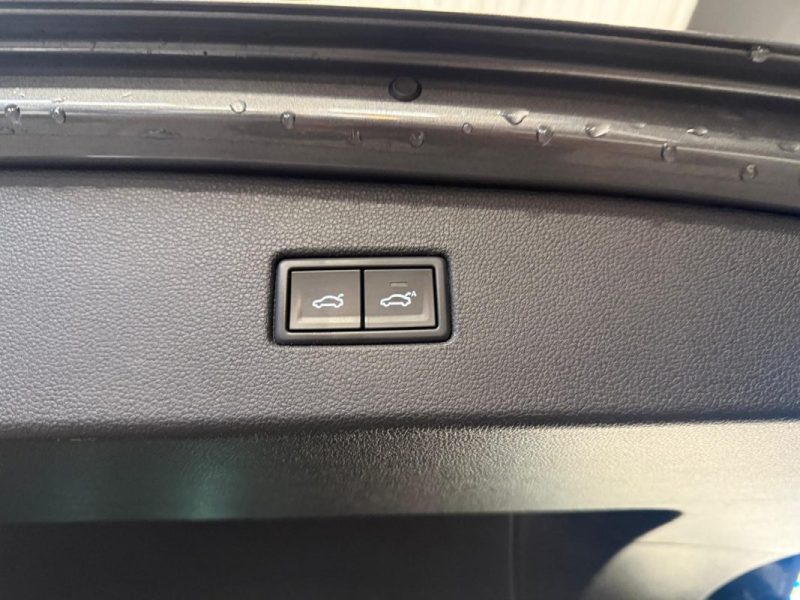 VOLKSWAGEN TIGUAN 2.0 TDI 150 ch DSG7 / TOIT OUVRANT + APPLE CARPLAY + KEYLESS /