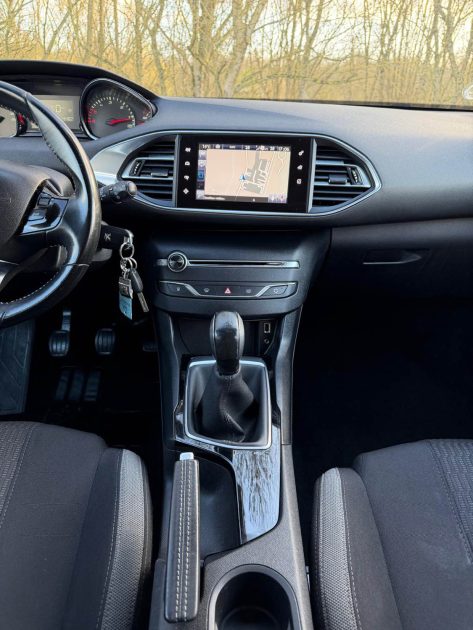 PEUGEOT 308 SW 1.6 BlueHDi 100ch STYLE 