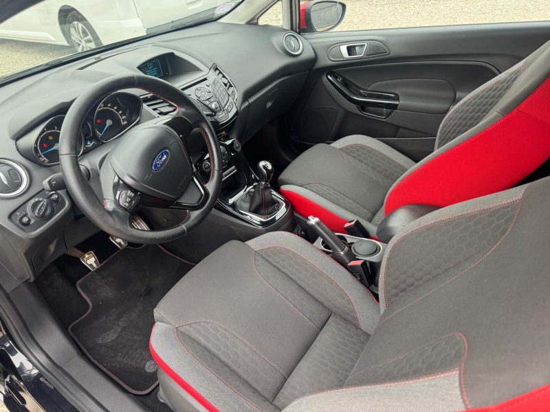FORD FIESTA 1.0 ECOBOOST 140CH Black & Red Edition  