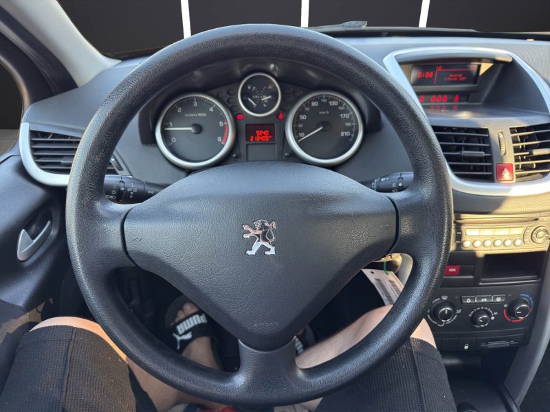PEUGEOT 207 1.4 HDI 70 URBAN 2012 garantie 