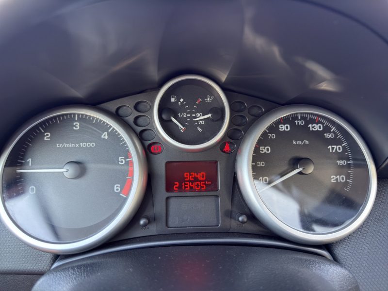 PEUGEOT 207 1.4 HDI 70 URBAN 2012 garantie 