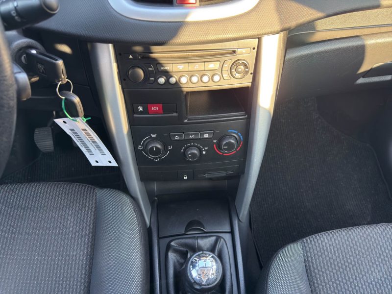 PEUGEOT 207 1.4 HDI 70 URBAN 2012 garantie 