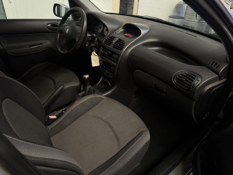 PEUGEOT 206 1.4 75ch TRENDY 5P 