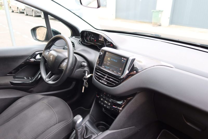 PEUGEOT 208 1.2 PURETECH 82CH ALLURE 5P 2017