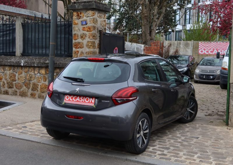 PEUGEOT 208 1.2 PURETECH 82CH ALLURE 5P 2017