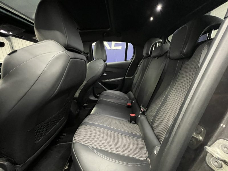 Peugeot 208 1.2i 130ch S&S GT EAT8 | Entretien OK | Toit panoramique | Boite automatique